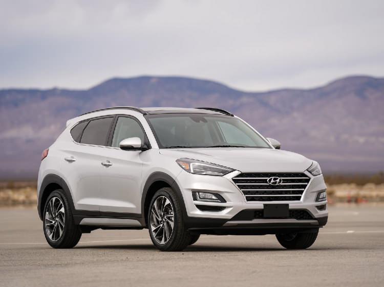 <p><span style="color:#FF8C00"><strong>HYUNDAI TUCSON</strong></span></p>
<p>OCAK : 646</p>
<p>ŞUBAT : 950</p>
<p>TOPLAM : 1596</p>
<p> </p>