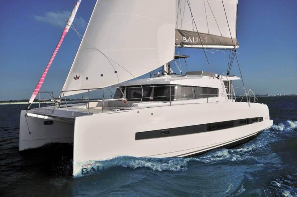 <p>BALİ 4.1 -  326 BİN 950 EURO</p>

<p>Toplam uzunluğu 12,35 metre olan yeni nesil Katamaran Bali 4.1, ilk kez Boat Show Tuzla’da görücüye çıkıyor.</p>
