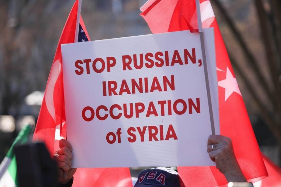 <p>Amerika Diyanet Merkezi (DCA) Başkan Yardımcısı Fatih Kanca şehitler için dua ederken, TASC Eşbaşkanı Günay Evinch, Kuzey Amerika Azerbaycanlılar Toplumu Başkan Yardımcısı Rahim Shahbazi, Amerikan-İslam İlişkileri Konseyi (CAIR) Başkanı Nihad Awad ile Filistin İçin Amerikalı Müslümanlar Ulusal Direktörü Osama Abuirshaid birer konuşma yaptı.</p>
<p> </p>