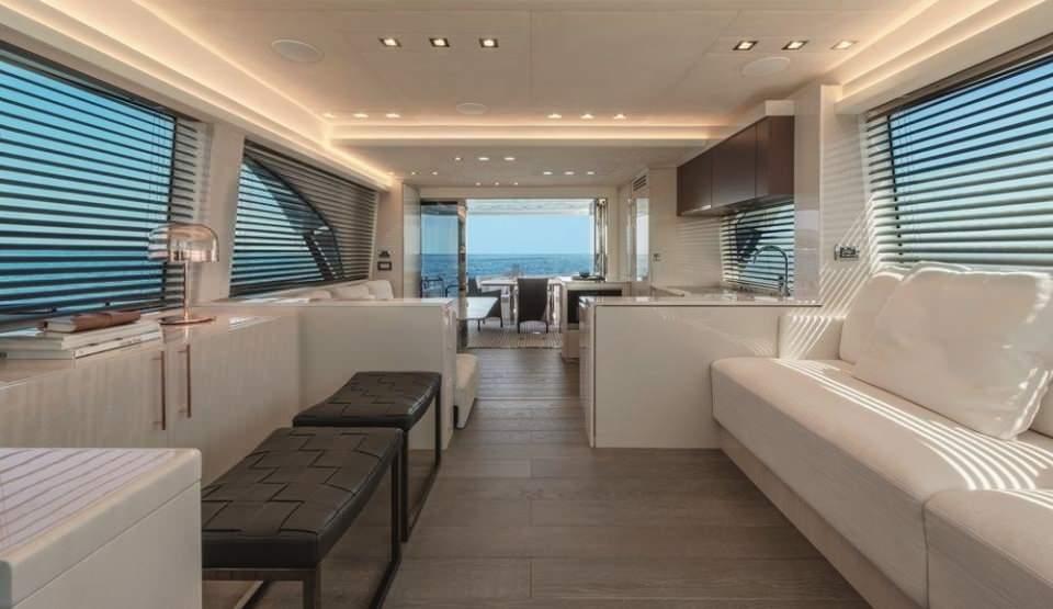 <p>MONTE CARLO YACHTS 66</p>
<p><strong>HIZ</strong></p>
<p>MAKSİMUM HIZ 29-30 knot</p>
<p>SEYİR HIZI 24-26 knot</p>
<p><strong>TANKLAR</strong></p>
<p>YAKIT TANKI 3500 lt</p>
<p>TEMİZ SU TANKI 750 lt</p>