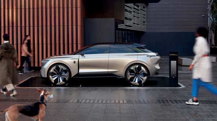 <p>İttifak'ın yeni modüler CMF-EV elektrik platformu sayesinde otomobil, güç, kapasite ve menzilin yanı sıra kullanıcı seçenekleri ve bagaj hacmi bakımından da pek çok farklı konfigürasyon sunuyor. </p>

<p> </p>

