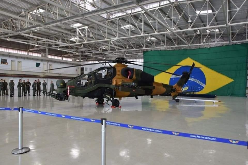 <p>Roadshow kapanış resepsiyonu kapsamında Büyükelçiliğin bahçesinde Atak helikopterinin statik gösterimi yapıldı. Etkinliğe, üst düzey Brezilyalı askeri ve sivil yetkililer ile yabancı misyon temsilcileri katıldı. Ayrıca davetli büyükelçiler ve tüm askeri ataşelere hem TUSAŞ hem de Atak helikopteri tanıtıldı.</p>

<p> </p>
