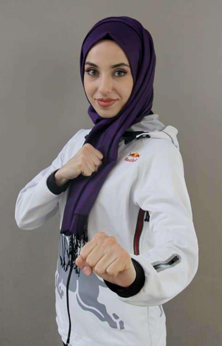 <p><strong>Avrupa 3.'sü ve Dünya Taekwondo Şampiyonası şampiyonu - Kübra Dağlı:</strong> 2013 Avrupa Taekwondo Şampiyonası'nda bronz, 2010 Taekwondo Şampiyonası'nda ise altın madalya kazandı.</p>
