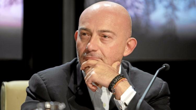 <p>Ferit Şahenk<br />
Doğuş Holding<br />
<br />
2.4 milyar dolar</p>