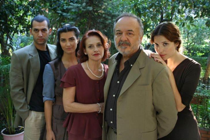 <p>2007 yılında Tuba Büyüküstün ile Asi dizisinde oynadığı karakterle ise özellikle Orta Doğu'da ciddi hayran kitlesi elde etti. Demir karakteriyle hafızalara kazındı. </p>