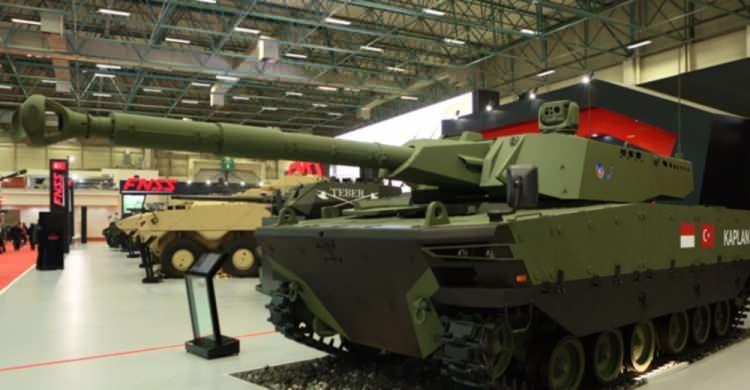 <p>"TÜRK KAPLANI" SERİ ÜRETİME HAZIR<br />
Türk savunma sanayisinin önde gelen zırhlı kara aracı üreticilerinden FNSS ile Endonezyalı PT Pindad firması tarafından Türkiye'de tasarlanan ve geliştirilen orta ağırlık sınıfı tank Kaplan MT, Endonezya'daki kalifikasyon testlerinden başarıyla geçerek seri üretime hazır hale geldi.</p>
