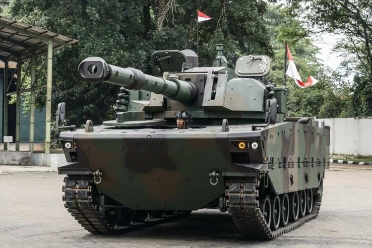 <p>Endonezya'nın Bandung kentinde, Türkiye'den FNSS Savunma Sistemleri ile Endonezya'nın savunma sanayisindeki devlet kuruluşu PT Pindad firmasının geliştirdiği Kaplan MT (Orta Tank) adlı Modern Orta Ağırlık Tankı (MMWT) tanıtıldı.</p>

<p> </p>
