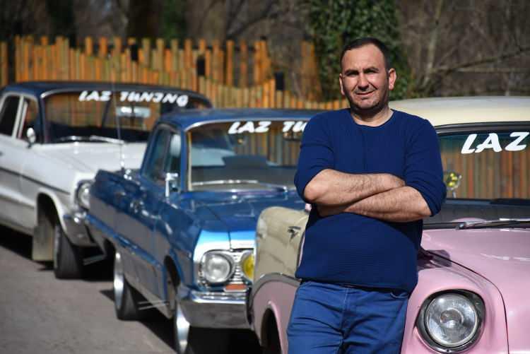 <p>- "Hafta sonları çocuk gibi gezdiririm"</p>
<p>Yaptığı araçları aile üyesi olarak gördüğünü ve sürekli yanlarında olmak istediğini ifade eden Oskay, şöyle konuştu:</p>