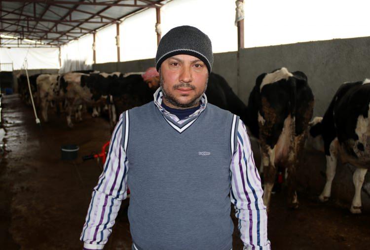 <p>Saadin el-Sehuv, önce kurbanlık yetiştirmeye başladı, büyüttüğü işinde ahır kiralayarak 16 büyükbaş hayvan besleyip süt üreticiliğine adım attı.</p>
