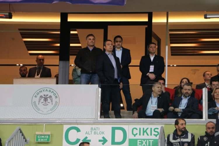 <div>Ali Koç ise maçı böyle takip etti.</div>
