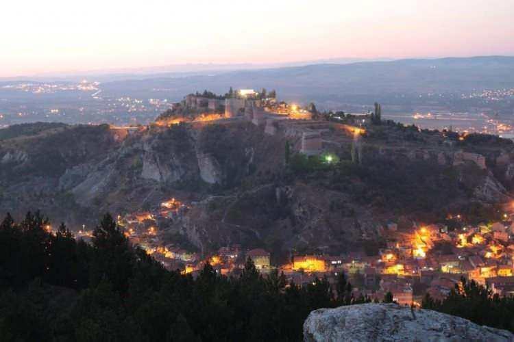 <p>K&uuml;tahya<br />
<br />
Eski fiyat: 6.18 lira<br />
<br />
Yeni fiyat: 5.67 lira</p>
