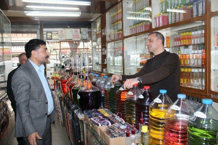 <p>Gece gündüz mesai yapan Buldaç, günlük 2 ton kolonya satarak talebe yetişmeye çalışıyor.</p>