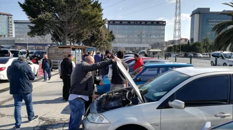<p>Hafif ticari araçlar kategorisinde ise 4 bin 4 adetle Fiat Doblo ilk sırada yer aldı. Doblo'yu 3 bin 35 adetle Ford Transit /Tourneo Connect, 2 bin 862 adetle Ford Transit / Tourneo Courier, 2 bin 840 adetle Fiat Fiorino, 2 bin 255 adetle Volkswagen Caddy, 2 bin 165 adetle VW Transporter, 1.625 adetle Renault Kangoo, 1.538 adetle Ford Transit, 1.352 adetle Peugeot Partner ve 937 adetle de Citroen Berlingo izledi.</p>

<p> </p>
