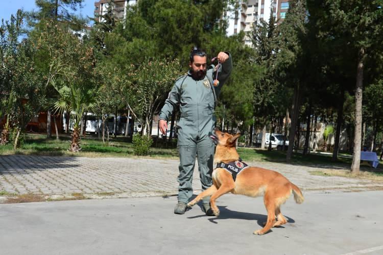 <p><strong>Kariyeri başarılarla dolu</strong></p>
<p>Hera'dan sorumlu polis memuru Mustafa Serkan Karayiğit, AA muhabirine yaptığı açıklamada, Hera ile son 2 yıldır birlikte çalıştıklarını söyledi.</p>
