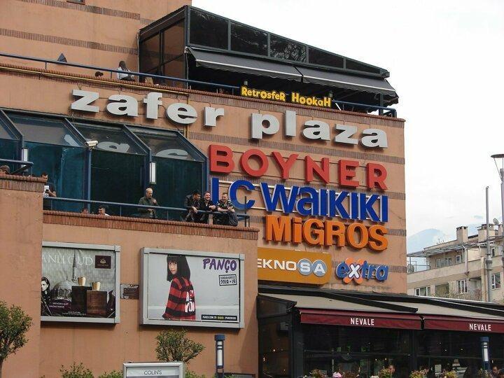 <p>​Bursa ​Zafer Plaza AVM​ Faaliyet saatleri 12.00-20.00 saatleri arasına çekildi.​​​</p>
