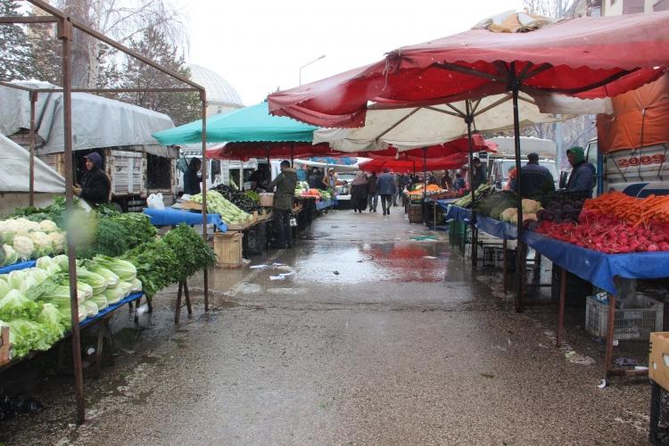 Kalabalık'tan eser kalmadı! Meyve fiyatları yarı yarıya düştü