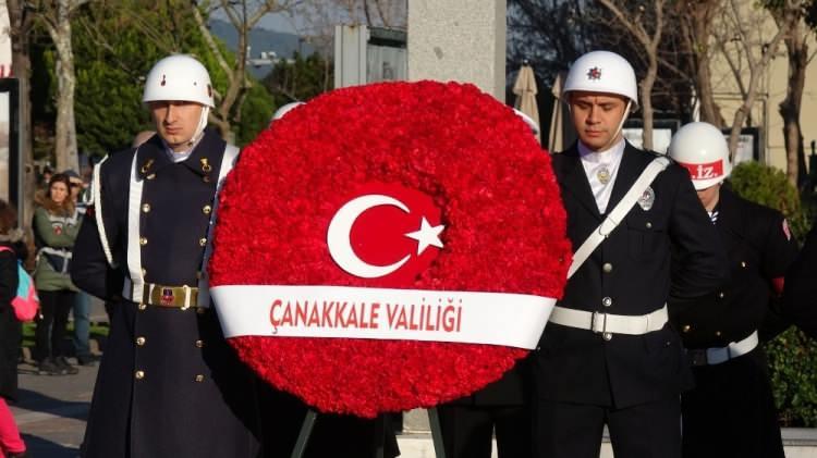 <p>18 Mart kutlamaları için günler öncesinden hazırlıkların başladığı Çanakkale’de Cumhurbaşkanı Recep Tayyip Erdoğan’ın da katılımıyla hem stadyumda hem de Şehitler Abidesi’nde programların yapılacağı açıklanmıştı.</p>
