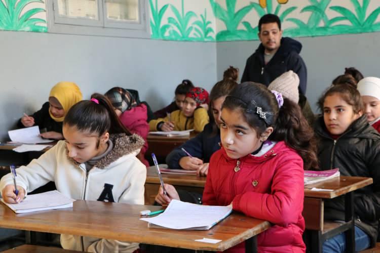 <p>Zeytin Dalı Harekatı kapsamında, ilçede terör izlerinin silinmesi ve huzura kavuşması adına tarım, sanayi, ticaret, kültür, spor, sağlık, eğitim gibi alanlarda bölge halkına yardımcı olunuyor.</p>