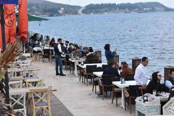 Vatandaş tatil beldelerine akın etti! Hayati uyarı geldi