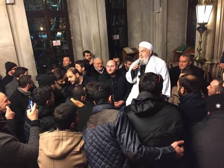 <p>Ömrünü Kur'an'a hizmete adayan İstanbul Yeşil Cami Kuran Kursları İlme Hizmet Vakfı Başkanı Abdullah Ustaosmanoğlu vefat etti.</p>

