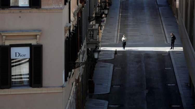 <p>Roma</p>
