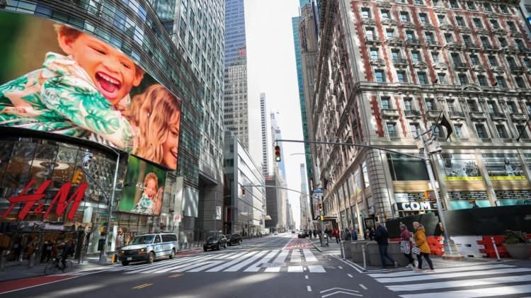 <p>ABD</p>
<p>New York, New Jersey ve Connecticut eyaletlerinde, yeni tip koronavirüs (Kovid-19) salgını nedeniyle bütün restoran ve eğlence yerlerinin kapatılması kararı alındı.</p>