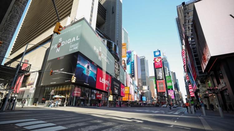 <p>ABD</p>

<p>New York`un ünlü Times Meydanı`ndaki tenhalık dikkat çekti.</p>
