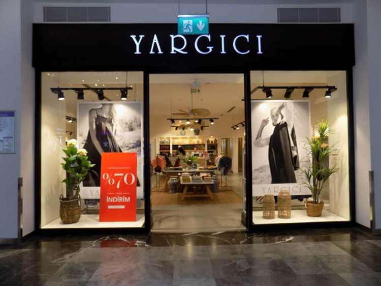 <p>yargıcı</p>

