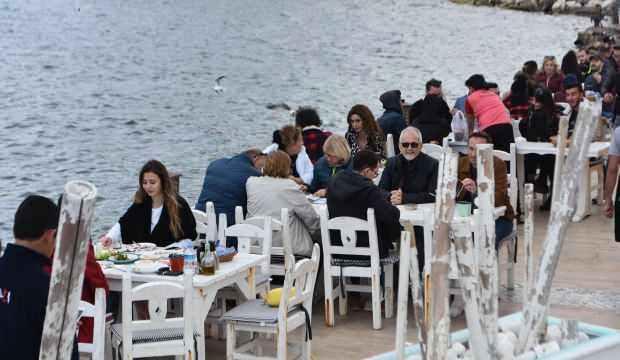 Vatandaş tatil beldelerine akın etti! Hayati uyarı geldi