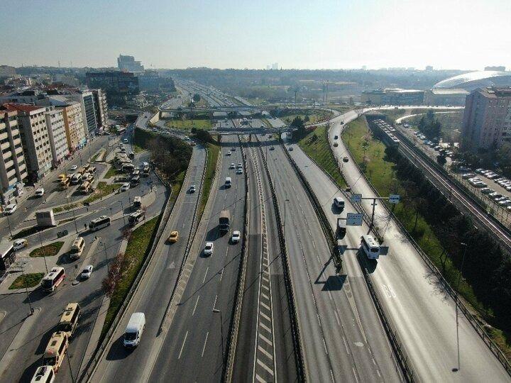 <p>İstanbul'da yeni tip koronavirüs nedeni ile 20 Mart Cuma günü toplu taşıma kullanım oranı yüzde 64 oranında azaldı.</p>