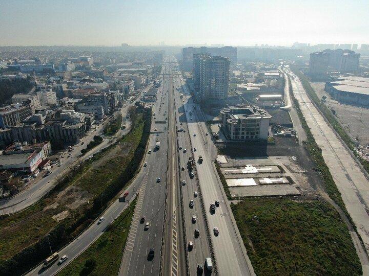 <p>Öte yandan trafik yoğunluğunda İstanbul’da bugün sabah saatlerinde yüzde 8 ile son günlerin en az yoğunluğu ölçüldü.</p>