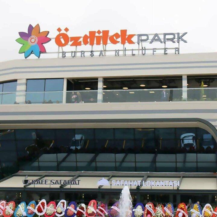 <p>Bursa Özdilek NilüferkPark Bursa AVM Faaliyet saatleri 12.00-20.00 saatleri arasına çekildi.</p>