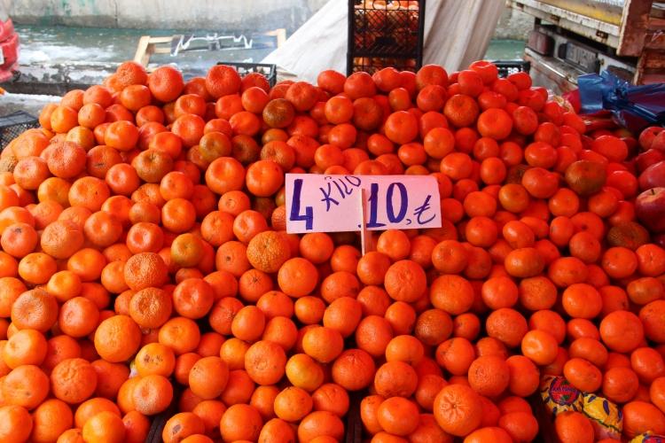 Kalabalık'tan eser kalmadı! Meyve fiyatları yarı yarıya düştü