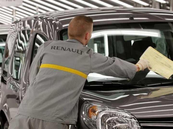 <p>Peugeot’nun da üreticisi Fransız PSA da, Avrupa’daki bir düzineden fazla fabrikasında üretimi bir hafta için ara verdi.</p>
