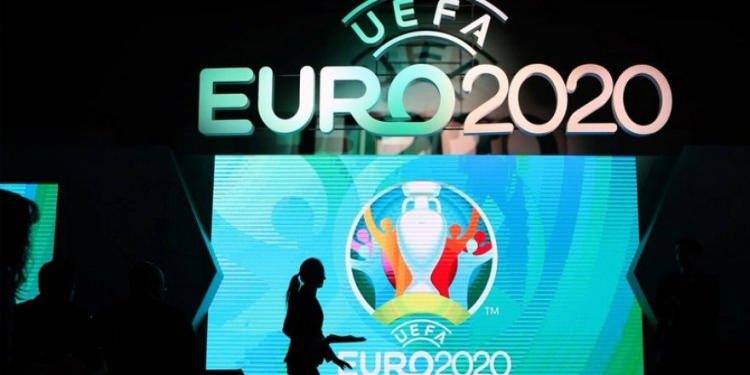 <p>1-EURO 2020</p>

<p>UEFA, 55 ülkenin federasyonlarının onayıyla 2020 Avrupa Futbol Şampiyonası`nı (EURO 2020) 11 Haziran -11 Temmuz 2021 tarihleri arasına erteledi.</p>
