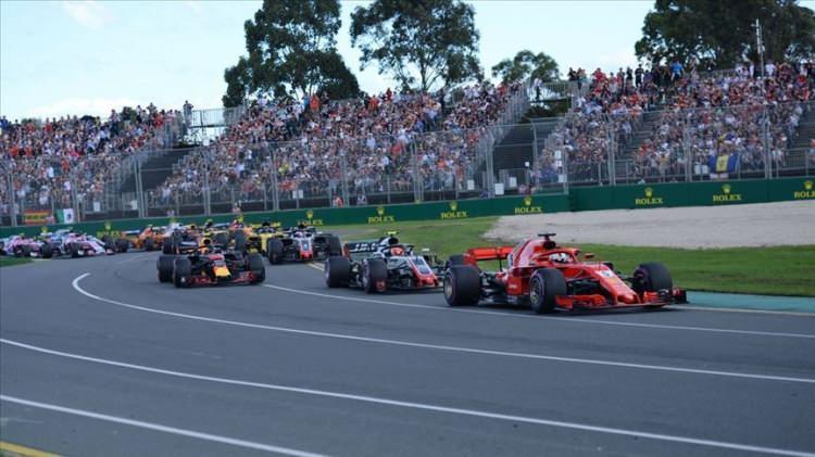 <p>8-Formula 1</p>

<p>Uluslararası Otomobil Federasyonu (FIA) ve Avustralya Grand Prix Kurumu tarafından yapılan ortak açıklamada, "Formula 1 ve FIA, Avustralya Grand Prix Corporation`ın (AGPC) tam desteğiyle Avustralya Grand Prix`si için yapılacak tüm Formula 1 faaliyetlerinin iptal edilmesi kararını aldı.’’ ifadelerine yer verildi.</p>

