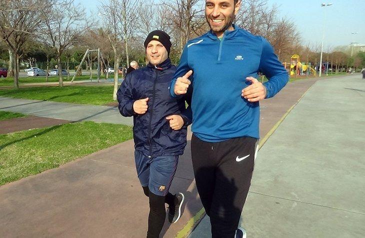 <p>Sahile giden başka bir vatandaş, <strong>"Yoğun ama aşırı değil. Ortam da temiz bir zararı olmadığı düşüncesindeyiz. Evimiz yakın hemen dönebiliriz, fazla da durmuyoruz"</strong> diye konuştu.</p>