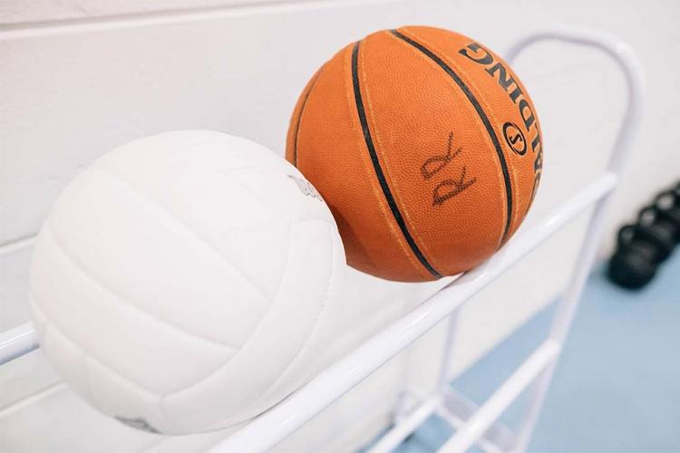 <p>5- Türkiye Voleybol ve Basketbol Federasyonları, Tokyo 2020 Olimpiyat sürecine sporcularını nasıl hazırlayacak. Sportif ve sağlık planla1 maları ve iş takvimleri nelerdir?.</p>
