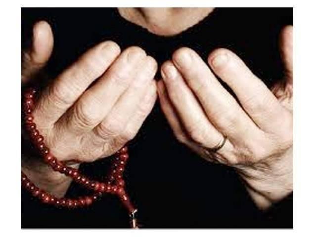 <p>“Cuma namazından sonra, yedi defa ihlâs ve muavezeteyn okuyanı (felak-nas), Allah-ü Teâlâ, bir hafta, kazadan, beladan, kötü işlerden korur.” (İ.Sünni)</p>