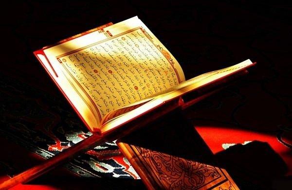<p>Abdest aldıktan sonra bir avuç su alırlar o aldıkları suyu avret yerlerine, ön taraflarına serpiştirirdi. Abdest alırken yüzüğünü oynatırdı.</p>
