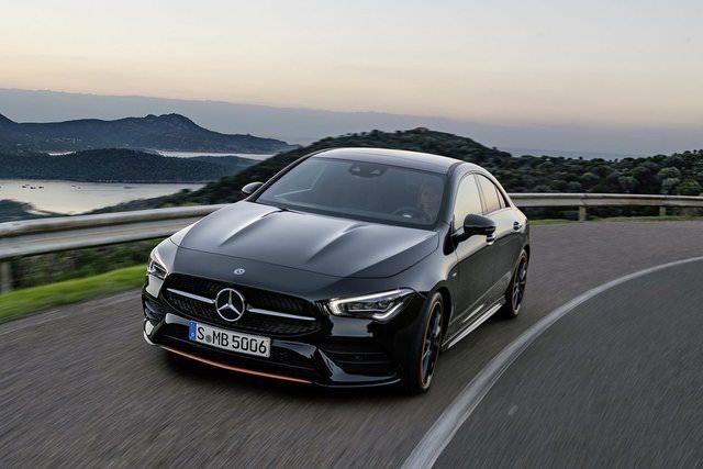 <p>E-Serisi otomobil sahibi olmak isteyen müşteriler için ise Mercedes-Benz Kasko tercih edilmesi halinde 225 bin 500 TL’ye 36 aya kadar yüzde 1.09 faiz oranı seçeneği yer alıyor.</p>

<p> </p>

<p> </p>
