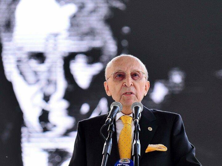 <p>Vefa Küçük - 77 yaşında</p>