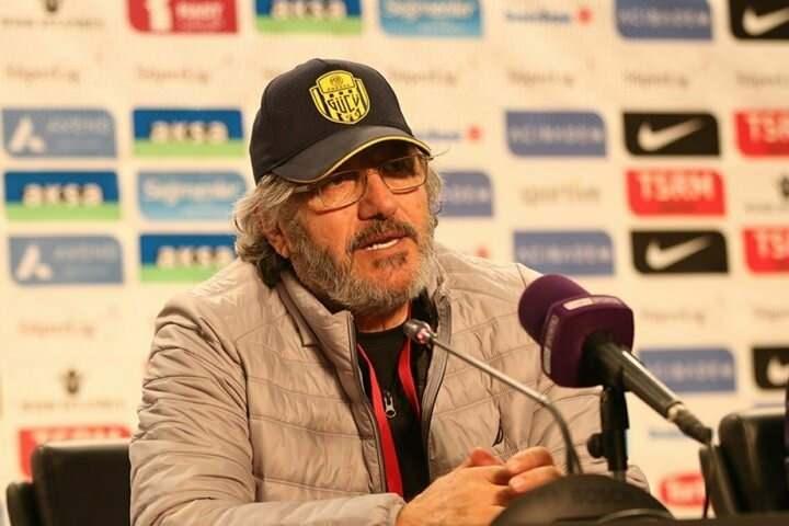 <p>Ankaragücü Teknik Direktörü Mustafa Reşit Akçay ise "Oyuncular ortamdan etkilendi. Bizim işimiz beden ve ruh işi. Biz oynamak istemiyoruz" diyerek tavırlarını açıkça ortaya koydu.</p>

