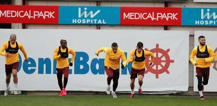 <p>Öte yandan Galatasaray Kulübü, dün aldığı kararla koronavirüs endişesi sebebiyle idmanını iptal etti.</p>
