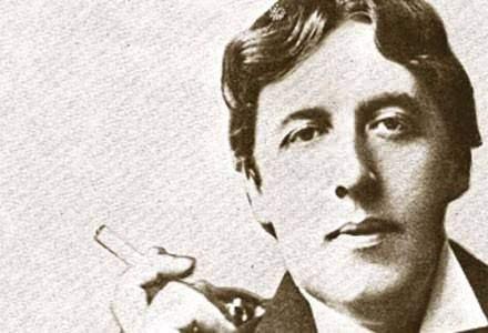 <p>Ya duvar kâğıdı gidiyor ya da ben. Ölmek kaderde var;yaşayıp köhnemek hazin...-Oscar Wilde</p>
<p> </p>