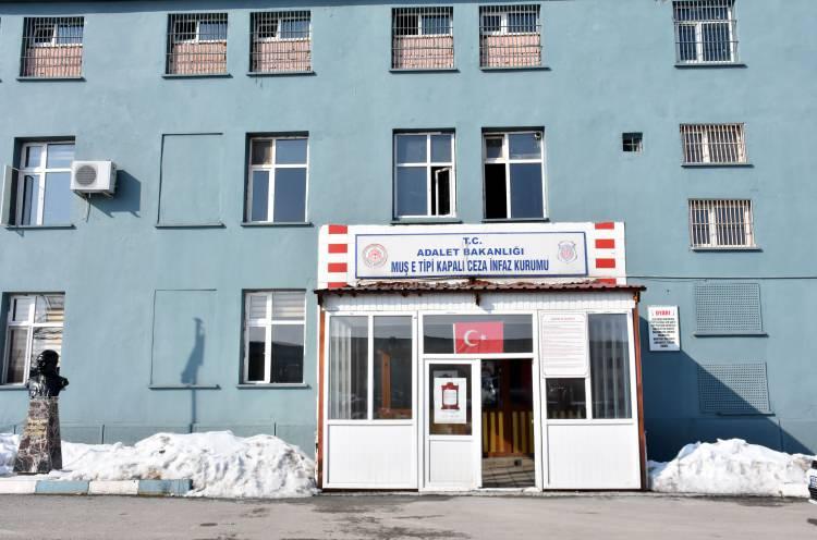 <p>Adalet Bakanlığı Ceza İnfaz Kurumları ile Tutukevleri İşyurtları Kurumunca cezaevlerinde açılan atölyelerde, tutuklu ve hükümlülere meslek sahibi olma imkanı sunuluyor. </p>