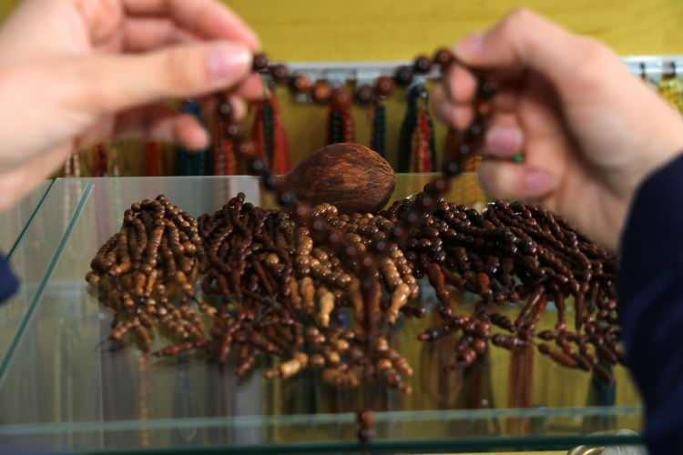 Koronavirüs sonrası antibakteriyal tespihler yok satıyor