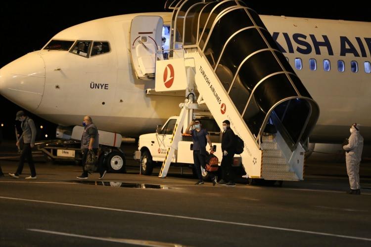 <p>Söz konusu 135 kişi, sağlık ekiplerince kontrolleri yapıldıktan sonra yurda yerleştirildi.</p>

<p> </p>
