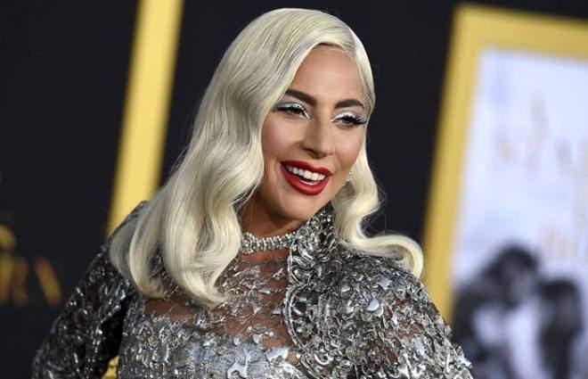 <p><strong>Lady Gaga</strong></p>

<p>Lady Gaga, online alışveriş karının %20'sini Los Angeles ve New York'daki yerel gıda bankalarına vereceğini söyledi.</p>
