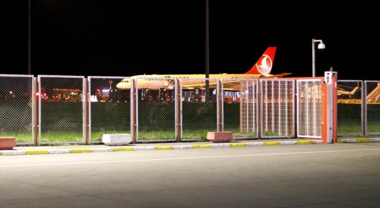 <p>Samsun Sağlık Müdürlüğü Acil Sağlık Hizmetleri Başkanlığına bağlı ekipler, öğrencileri uçak içinde sağlık kontrolünden geçirdi. </p>

<p> </p>
